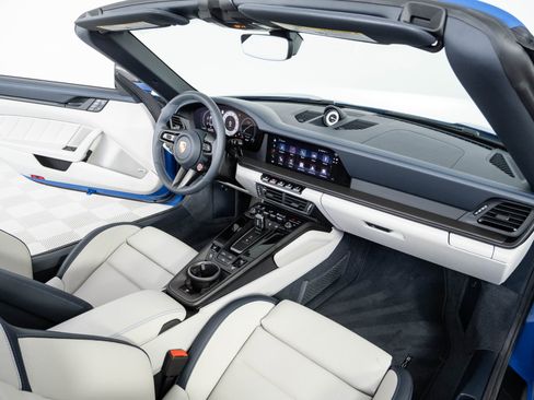 Certified 2026 Porsche 911 Carrera 4 GTS AWD/4WD image 22
