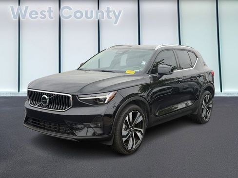 Certified 2025 Volvo XC90 B6 Plus AWD/4WD image 8