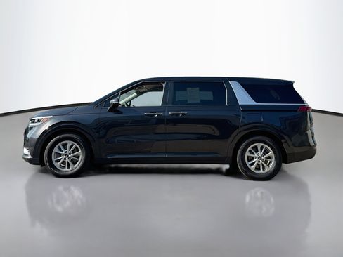 Used 2024 Kia Carnival LX FWD image 4
