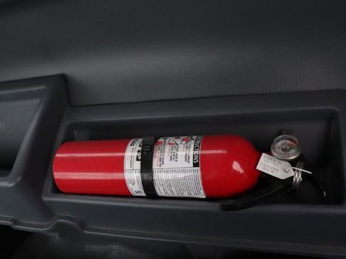 Used 2020 Isuzu NPR image 16