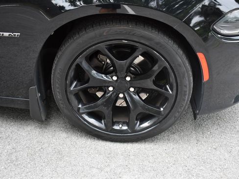 Used 2018 Dodge Charger R/T w/ Premium Group RWD image 28
