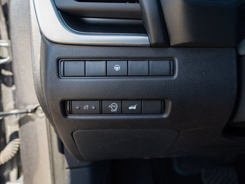Used 2024 Nissan Rogue SV FWD image 19