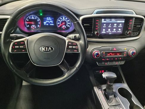 Used 2020 Kia Sorento S FWD image 22