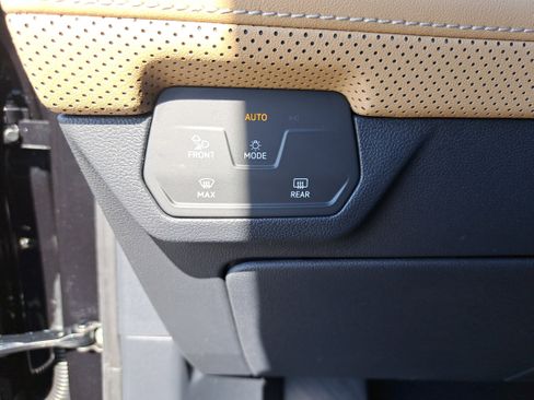 New 2026 Volkswagen Atlas Cross Sport SE FWD image 25