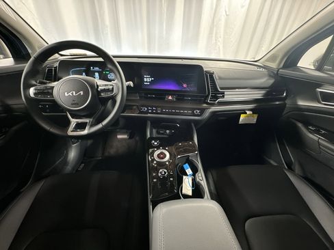 Certified 2025 Kia Sportage EX image 12