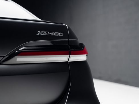 Used 2023 BMW i7 xDrive60 image 27