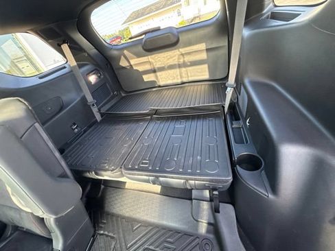 Used 2025 Ford Explorer ST AWD/4WD image 30