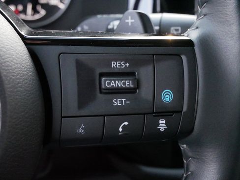 Used 2024 Nissan Pathfinder SL w/ Black Appearance Package image 26