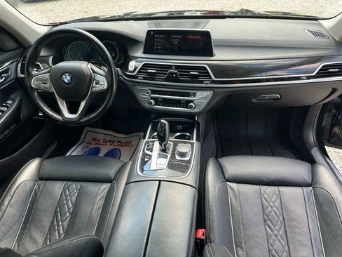 Used 2018 BMW 750i xDrive image 32