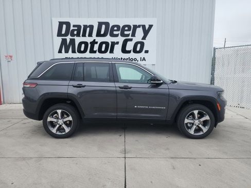 New 2025 Jeep Grand Cherokee Limited image 13