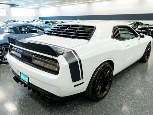 Used 2016 Dodge Challenger R/T Scat Pack RWD image 6