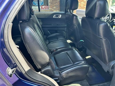 Used 2011 Ford Explorer XLT w/ 202A Rapid Spec Order Code AWD/4WD image 13