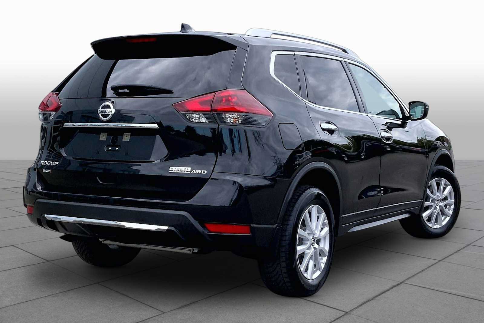 Used 2020 Nissan Rogue S w/ Special Edition Package AWD/4WD image 12