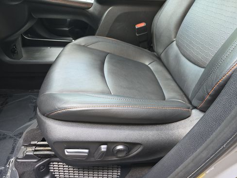 Used 2024 Toyota Sienna XSE FWD image 30