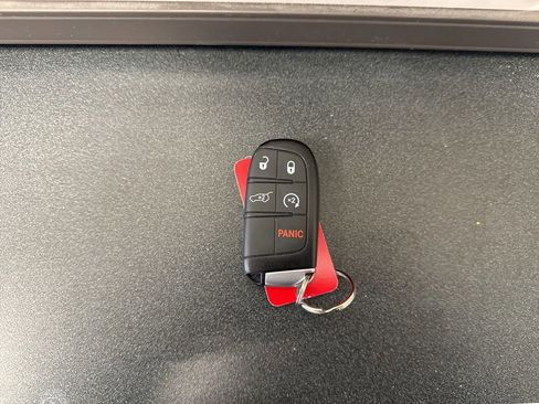 Used 2019 Jeep Grand Cherokee Limited image 24