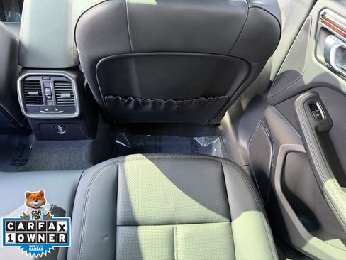 Used 2023 Porsche Macan S image 24