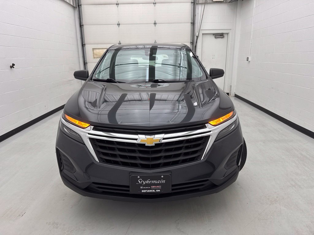 Used 2022 Chevrolet Equinox LS AWD/4WD image 2