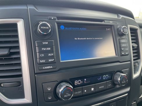 Used 2018 Nissan Titan SV w/ SV Convenience Package AWD/4WD image 21