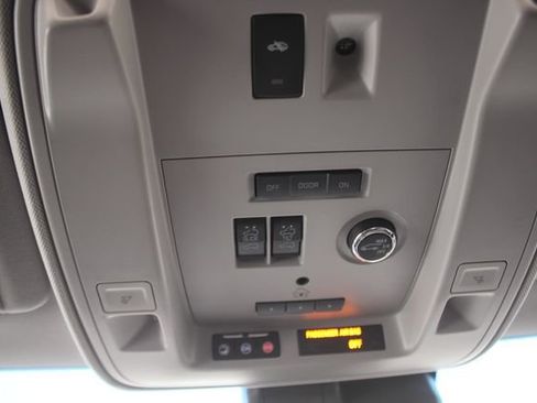 Used 2019 Cadillac Escalade Luxury image 11