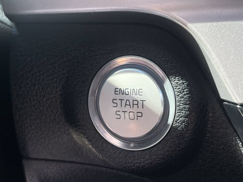 Used 2024 Kia Telluride EX w/ EX Captain's Chair Package FWD image 16