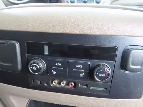 Used 2015 GMC Yukon XL SLT w/ Open Road Package image 49