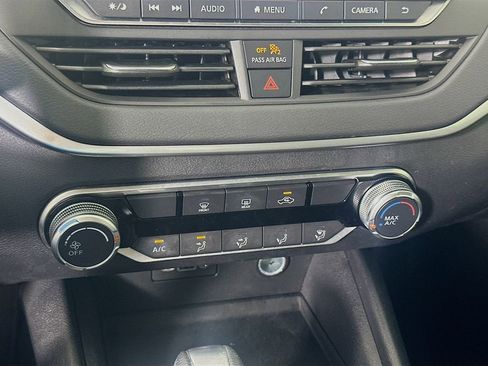 Used 2022 Nissan Altima 2.5 SV FWD image 15