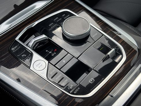 Used 2026 BMW X5 xDrive50e w/ M Sport Package image 11