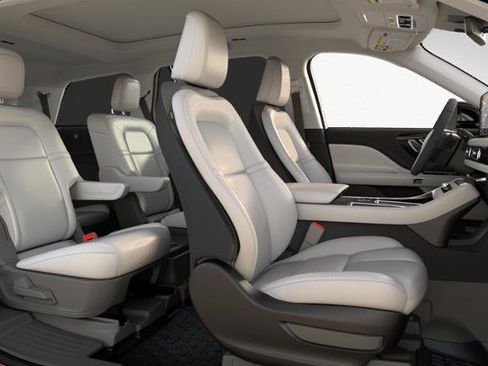 New 2026 Lincoln Aviator AWD image 28