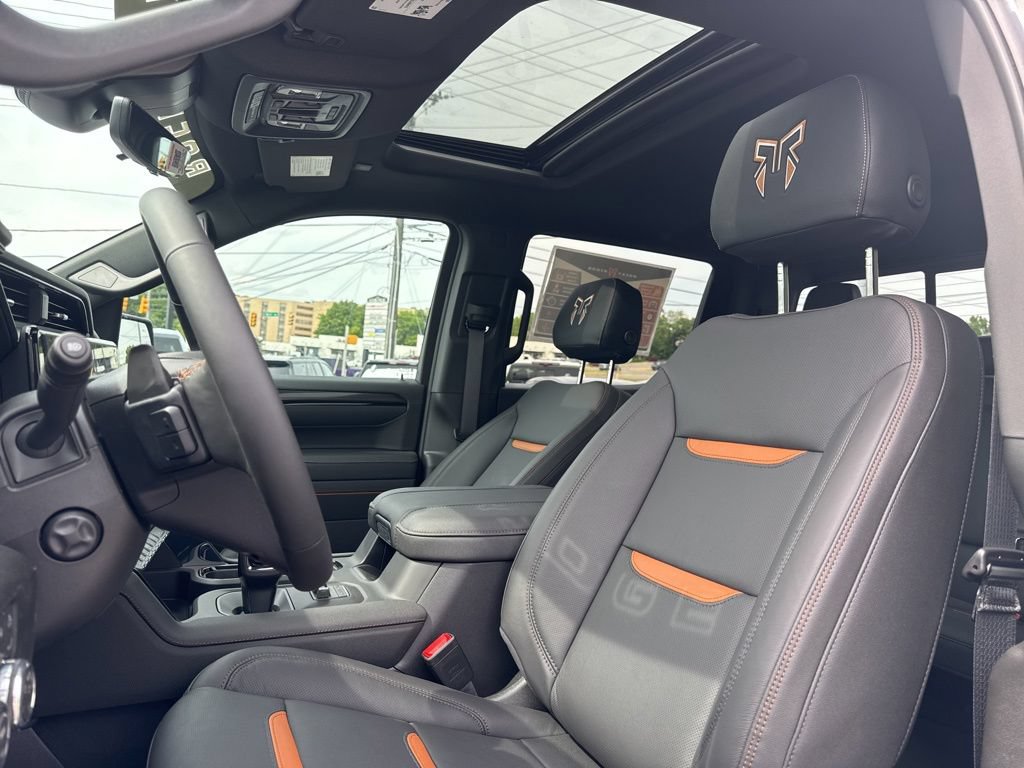 New 2026 GMC Sierra 1500 AT4 w/ AT4 Premium Package AWD/4WD image 17
