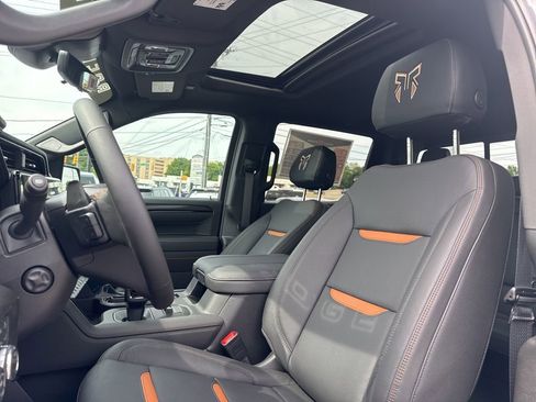 New 2026 GMC Sierra 1500 AT4 w/ AT4 Premium Package AWD/4WD image 17