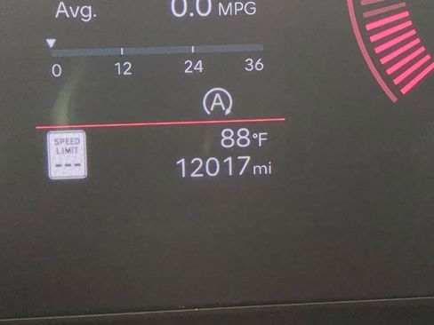 Used 2025 Hyundai Santa Fe SEL FWD image 37