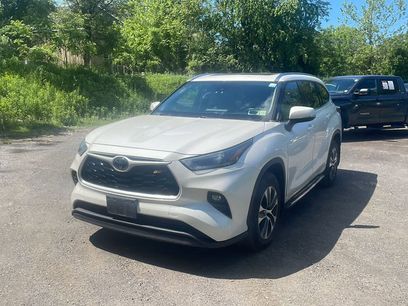 Used 2021 Toyota Highlander XLE