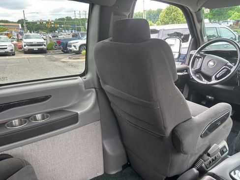 Used 2021 Chevrolet Express 2500 LS w/ Enhanced Convenience Package RWD image 19