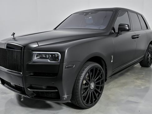 Used 2023 Rolls-Royce Cullinan Black Badge w/ Driver's Package image 6