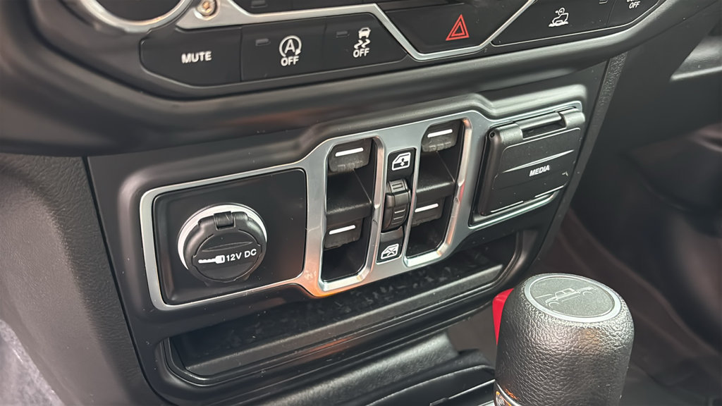 Used 2023 Jeep Gladiator Sport AWD/4WD image 23