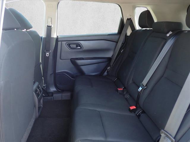 Used 2024 Nissan Rogue S AWD/4WD image 9