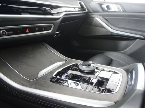 Used 2024 BMW X5 M60i AWD/4WD image 18