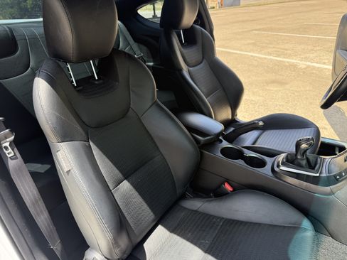Used 2015 Hyundai Genesis 3.8 RWD image 13