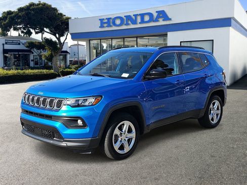 Used 2023 Jeep Compass Latitude AWD/4WD image 1
