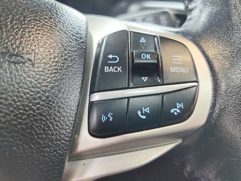 Used 2022 Ford Explorer XLT w/ Equipment Group 202A AWD/4WD image 25