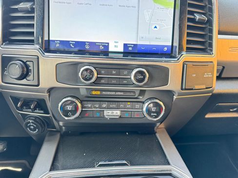 Used 2022 Ford F350 Platinum w/ FX4 Off-Road Package AWD/4WD image 19
