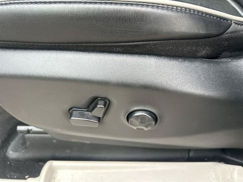 Used 2024 Chrysler Pacifica Limited FWD image 39