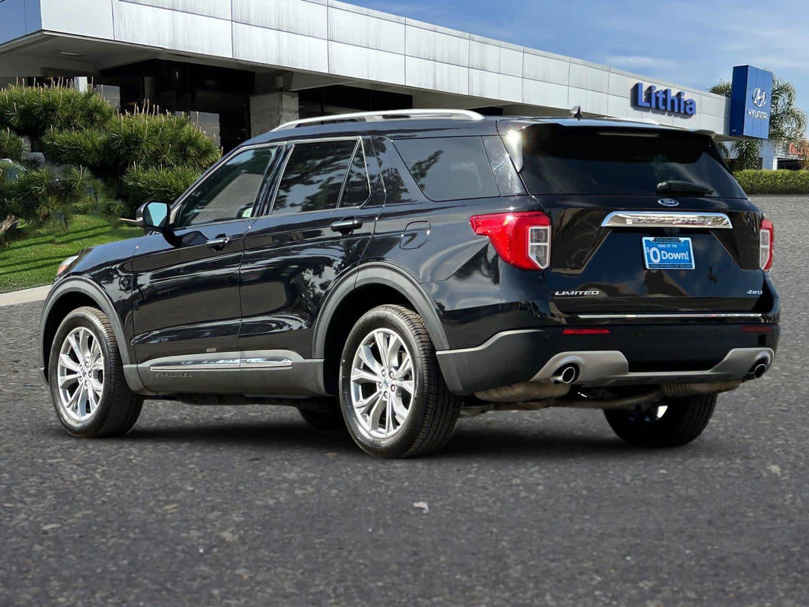 Used 2022 Ford Explorer Limited w/ Equipment Group 301A AWD/4WD image 7