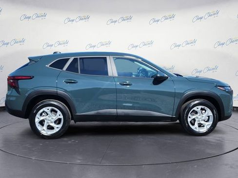 New 2026 Chevrolet Trax LS w/ LS Convenience Package FWD image 6
