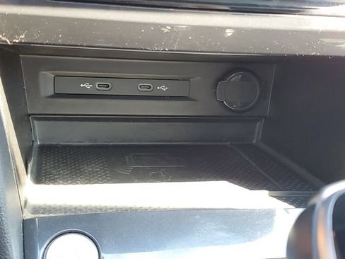 Used 2023 Volkswagen Tiguan SE w/ Panoramic Sunroof Package AWD/4WD image 31