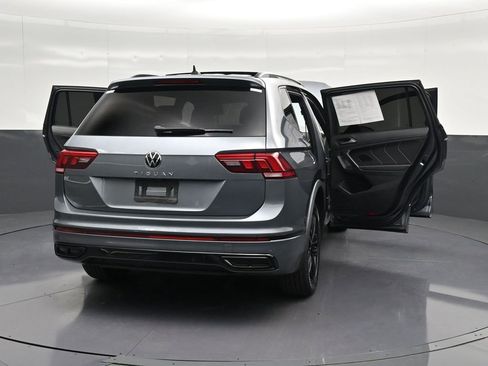 Used 2022 Volkswagen Tiguan SE R-Line FWD image 27