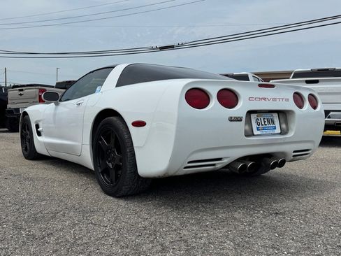 Used 1997 Chevrolet Corvette Coupe w/ Memory Pkg RWD image 4