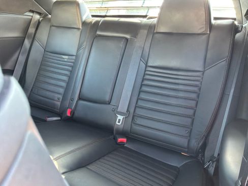 Used 2014 Dodge Challenger R/T RWD image 19