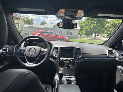 Used 2018 Jeep Grand Cherokee Limited image 34