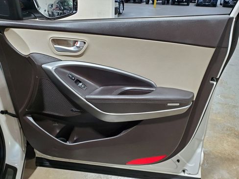 Used 2018 Hyundai Santa Fe Limited image 16